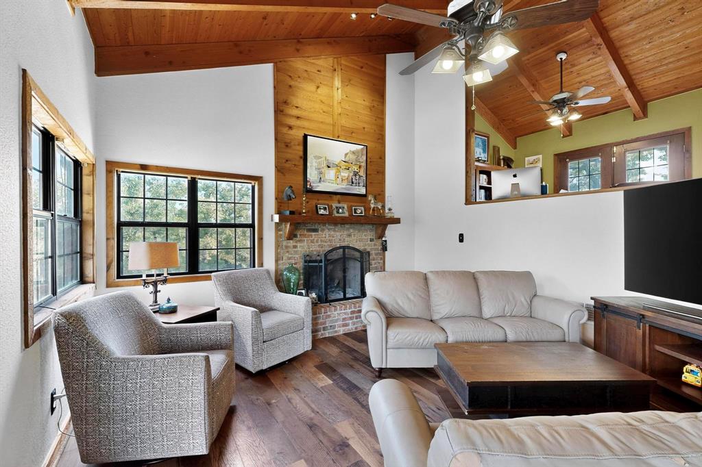 Sunset, Texas, 76270, United States, 4 Bedrooms Bedrooms, ,4 BathroomsBathrooms,Residential,For Sale,1974104