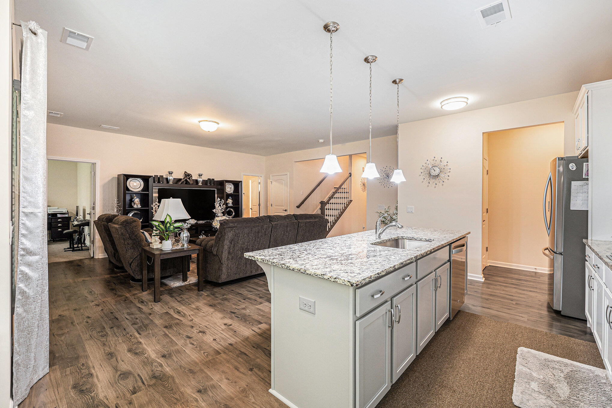 Summerville, South Carolina, 29486, United States, 4 Bedrooms Bedrooms, ,3 BathroomsBathrooms,Residential,For Sale,1882681