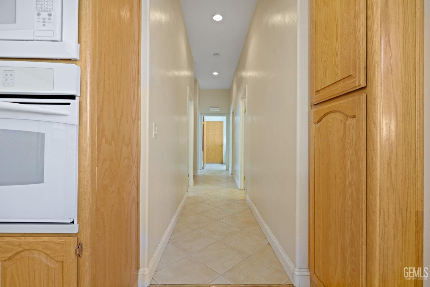 Kernville, California, 93238, United States, 4 Bedrooms Bedrooms, ,3 BathroomsBathrooms,Residential,For Sale,1941989