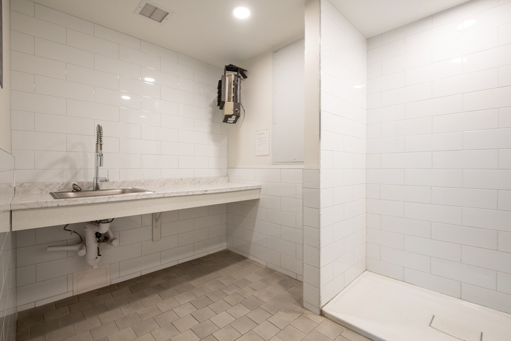 Boston, Massachusetts, 02130, United States, 3 Bedrooms Bedrooms, ,2 BathroomsBathrooms,Residential,For Sale,1885513