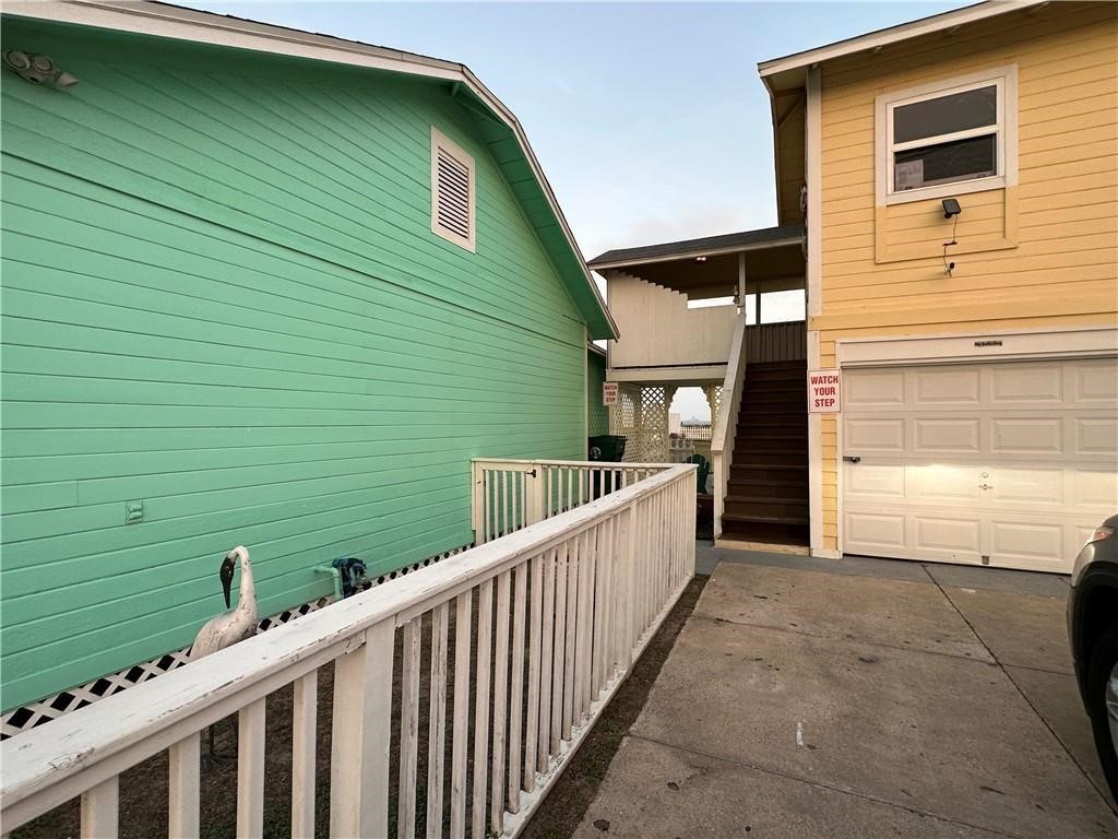 Corpus Christi, Texas, 78402, United States, 4 Bedrooms Bedrooms, ,3 BathroomsBathrooms,Residential,For Sale,1934192
