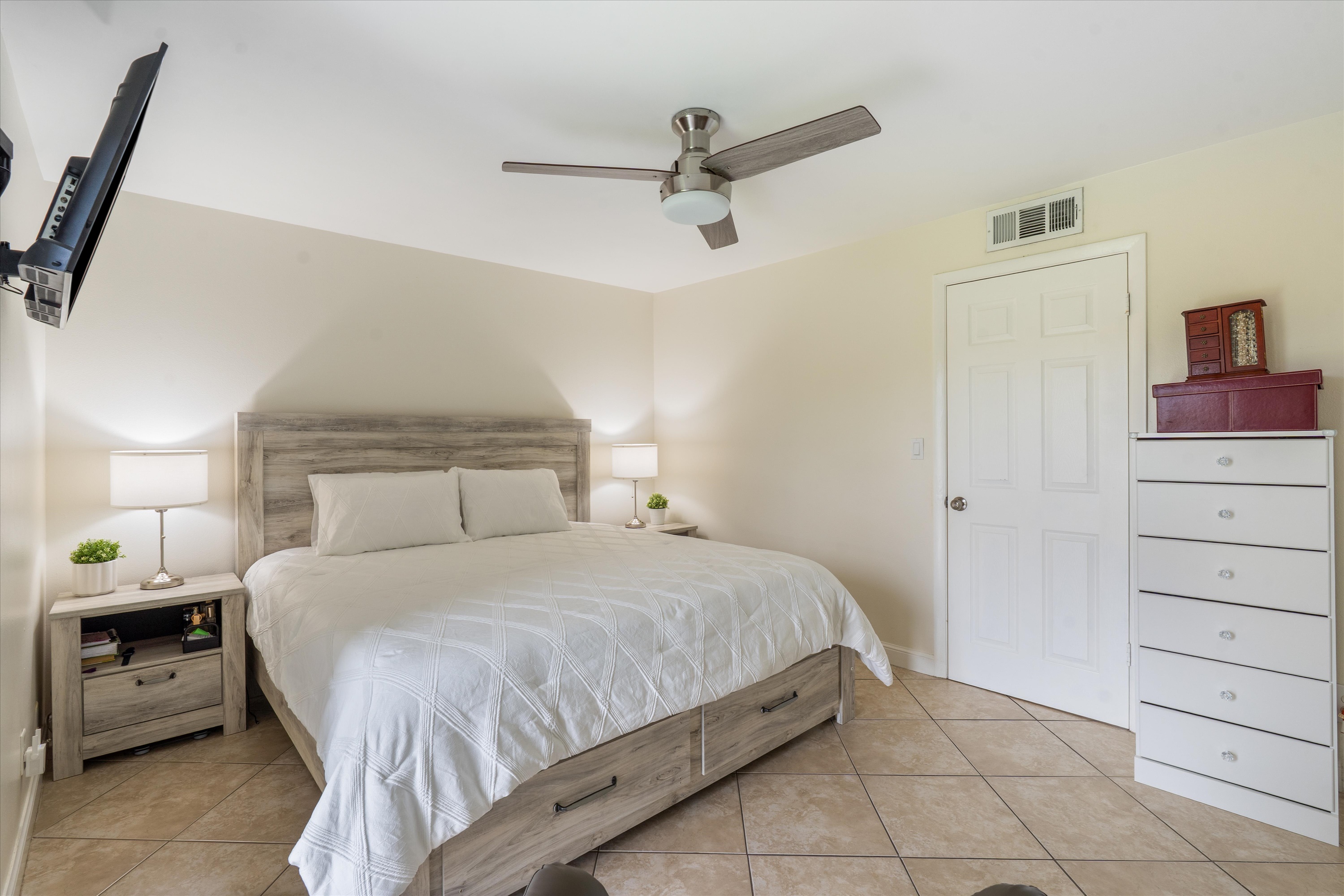  9101 Sunrise Lakes Blvd, Sunrise, FL, 33322 - 物件實景