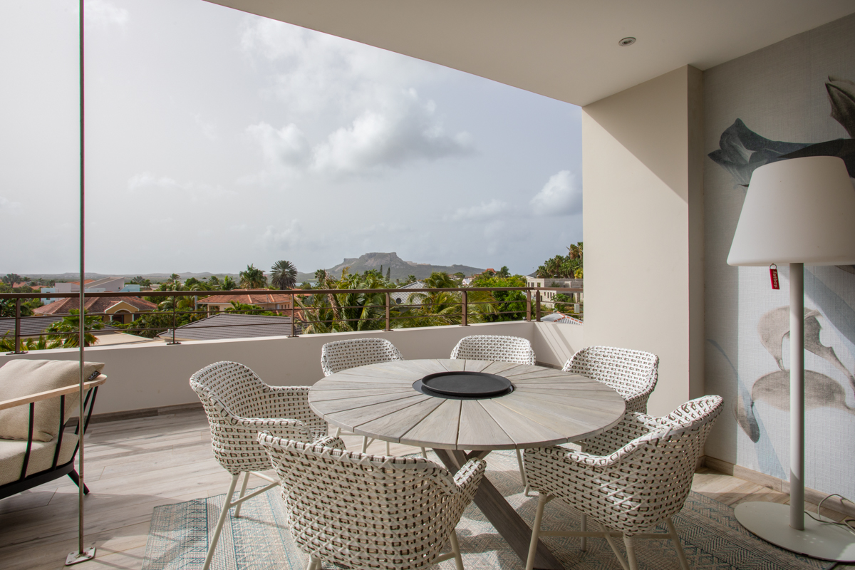Jan Sofat, CW, 2 Bedrooms Bedrooms, ,2 BathroomsBathrooms,Residential,For Sale,1752587