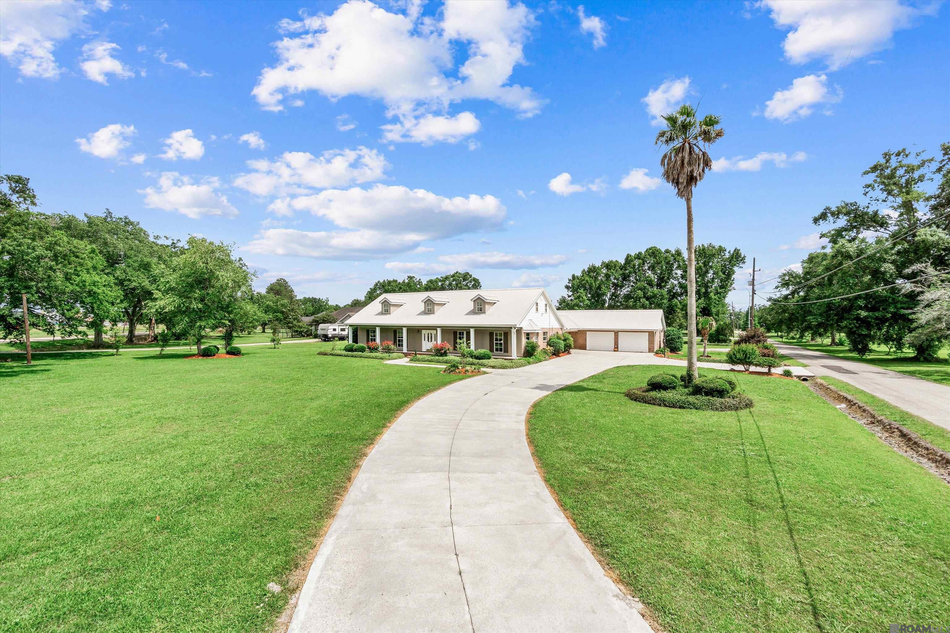 Gonzales, Louisiana, 70737, United States, 4 Bedrooms Bedrooms, ,3 BathroomsBathrooms,Residential,For Sale,1975602