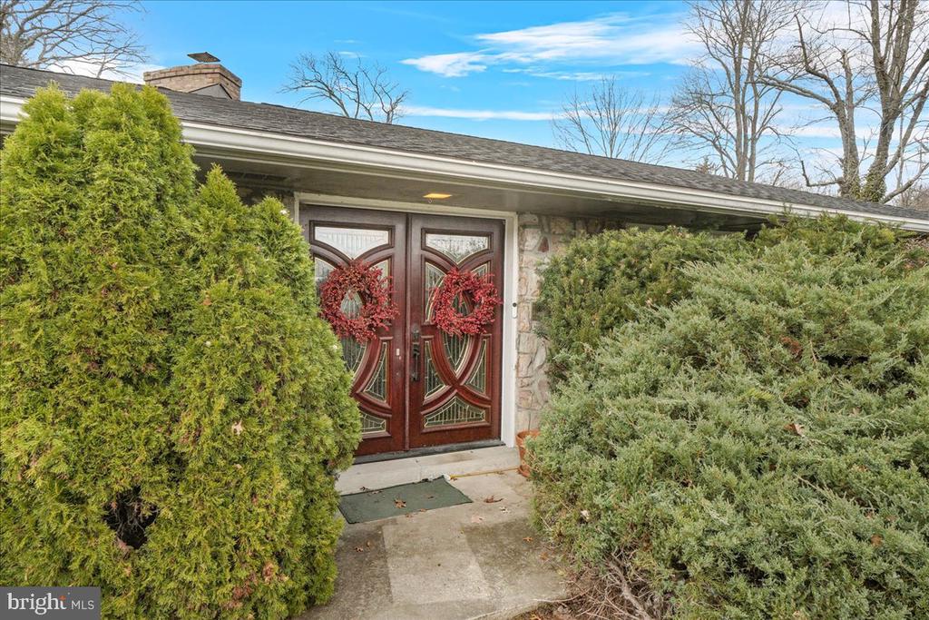 Fayetteville, Pennsylvania, 17222, United States, 3 Bedrooms Bedrooms, ,2 BathroomsBathrooms,Residential,For Sale,1928421
