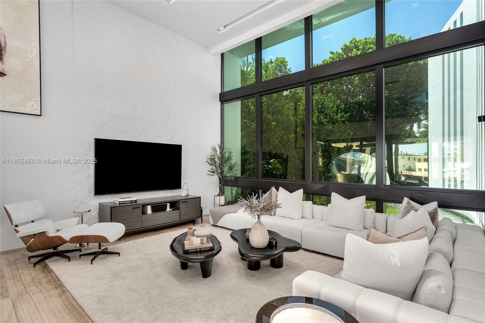 Miami Beach, Florida, 33140, United States, 5 Bedrooms Bedrooms, ,8 BathroomsBathrooms,Residential,For Sale,1918042