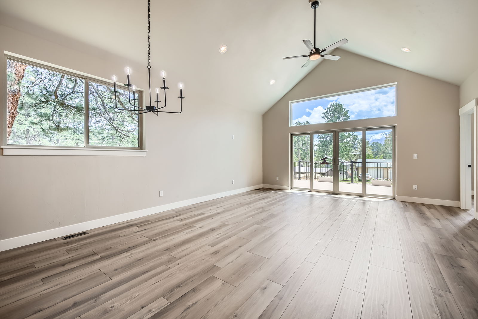 Woodland Park, Colorado, 80863, United States, 2 Bedrooms Bedrooms, ,1 BathroomBathrooms,Residential,For Sale,1857944