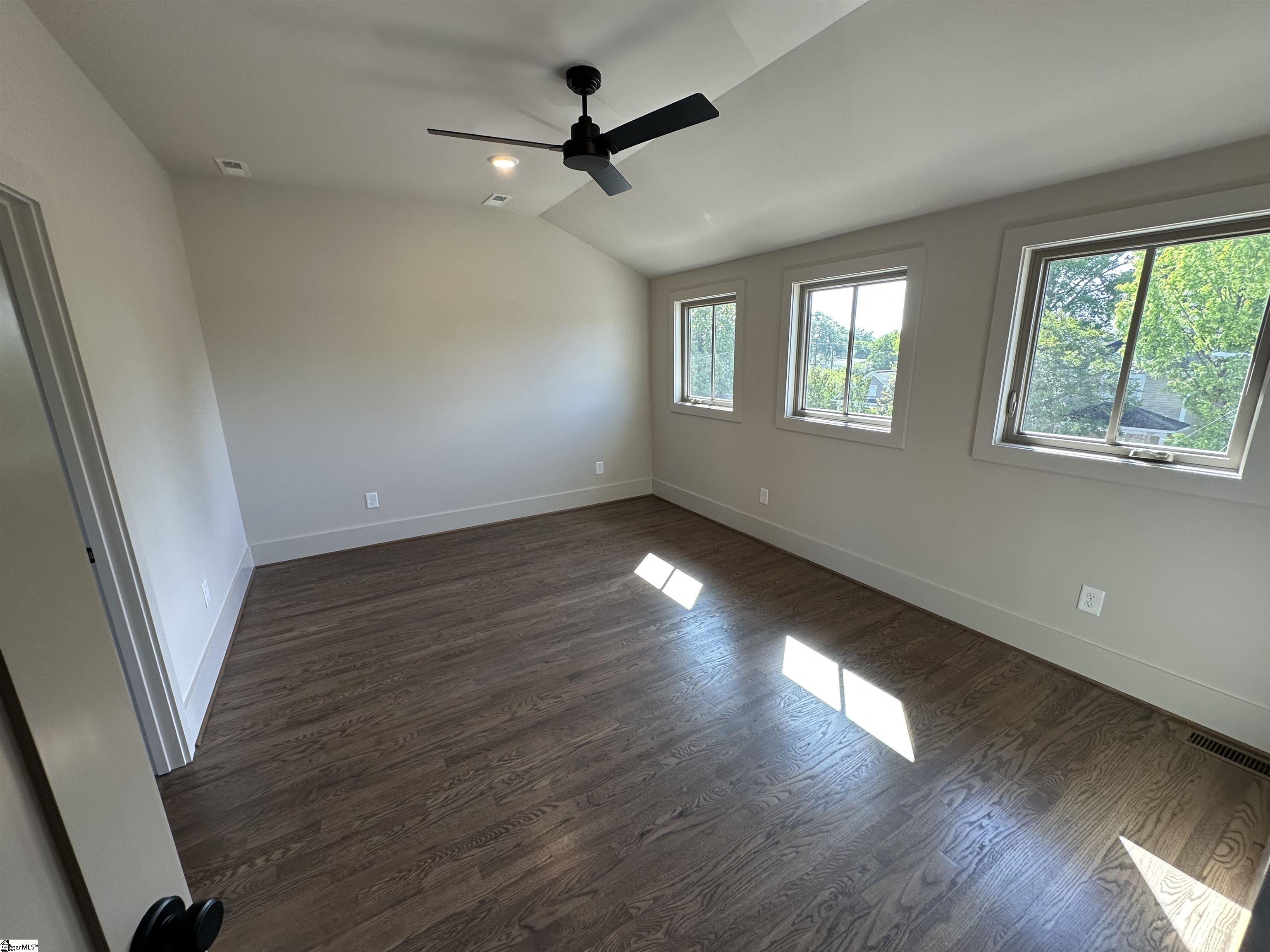 Greenville, South Carolina, 29601, United States, 2 Bedrooms Bedrooms, ,3 BathroomsBathrooms,Residential,For Sale,1818432