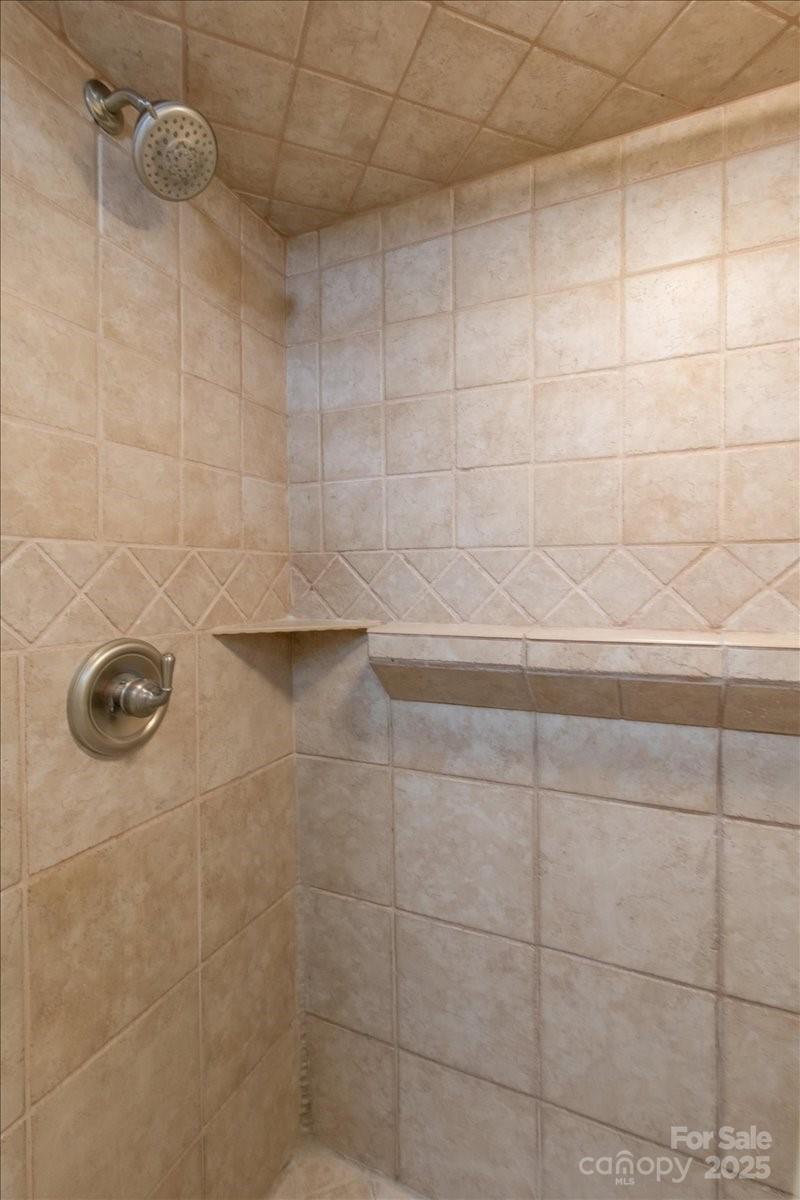 Nebo, North Carolina, 28761, United States, 3 Bedrooms Bedrooms, ,2 BathroomsBathrooms,Residential,For Sale,1999894