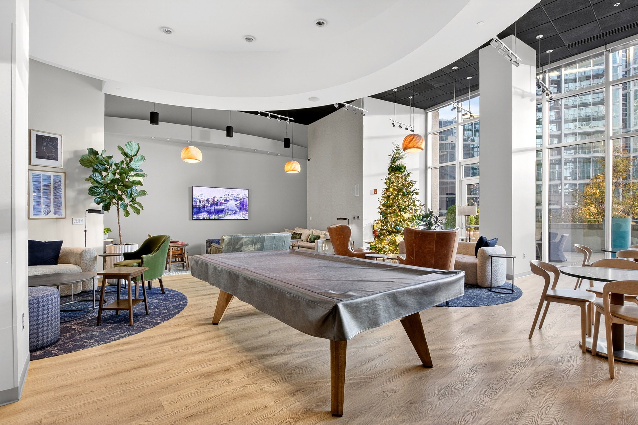  Iconic Intown Living at 1010 Midtown - 物件實景