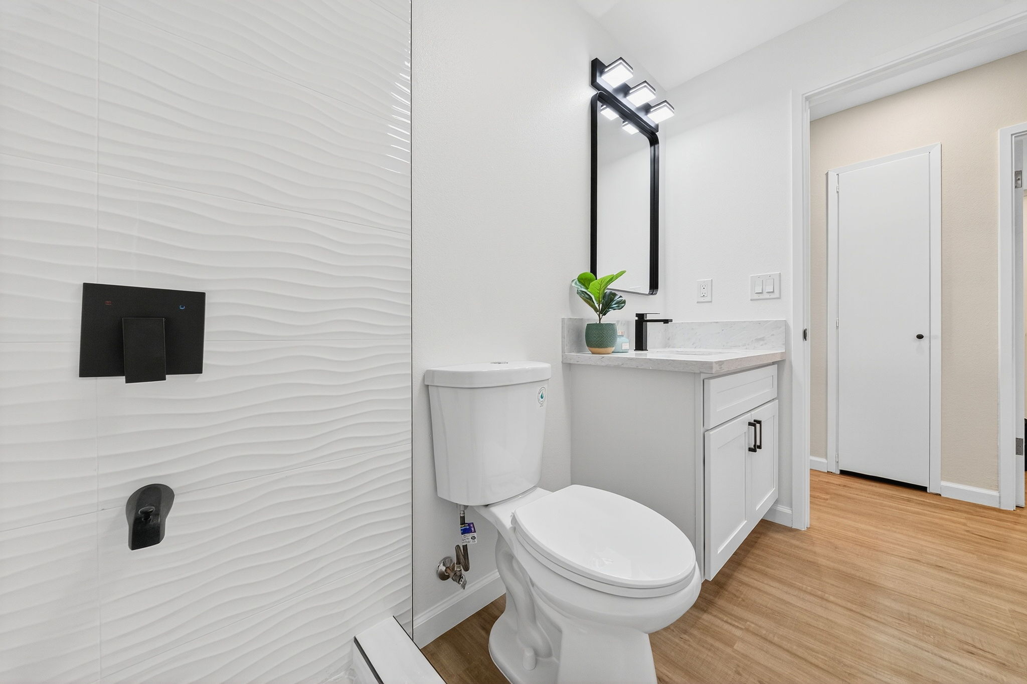 Honolulu, Hawaii, 96818, United States, 4 Bedrooms Bedrooms, ,4 BathroomsBathrooms,Residential,For Sale,2007893