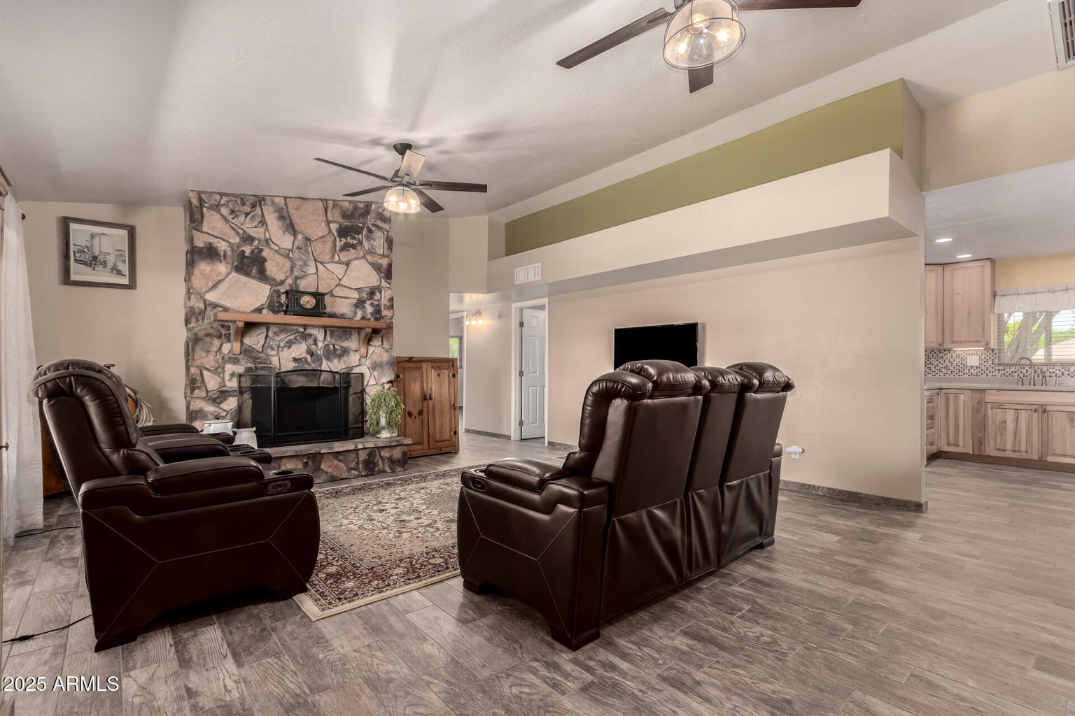 Chandler, Arizona, 85249, United States, 3 Bedrooms Bedrooms, ,2 BathroomsBathrooms,Residential,For Sale,1975354