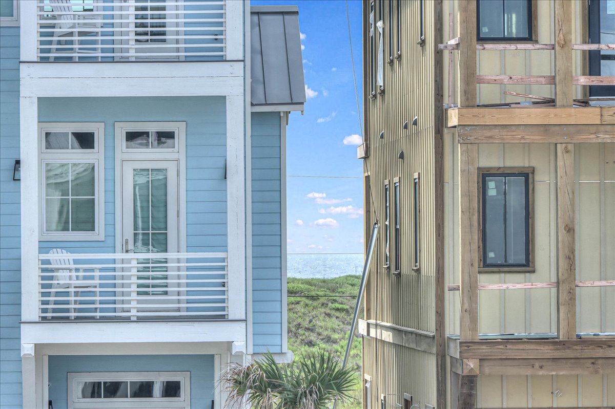 Port Aransas, Texas, 78373, United States, 3 Bedrooms Bedrooms, ,3 BathroomsBathrooms,Residential,For Sale,1979271