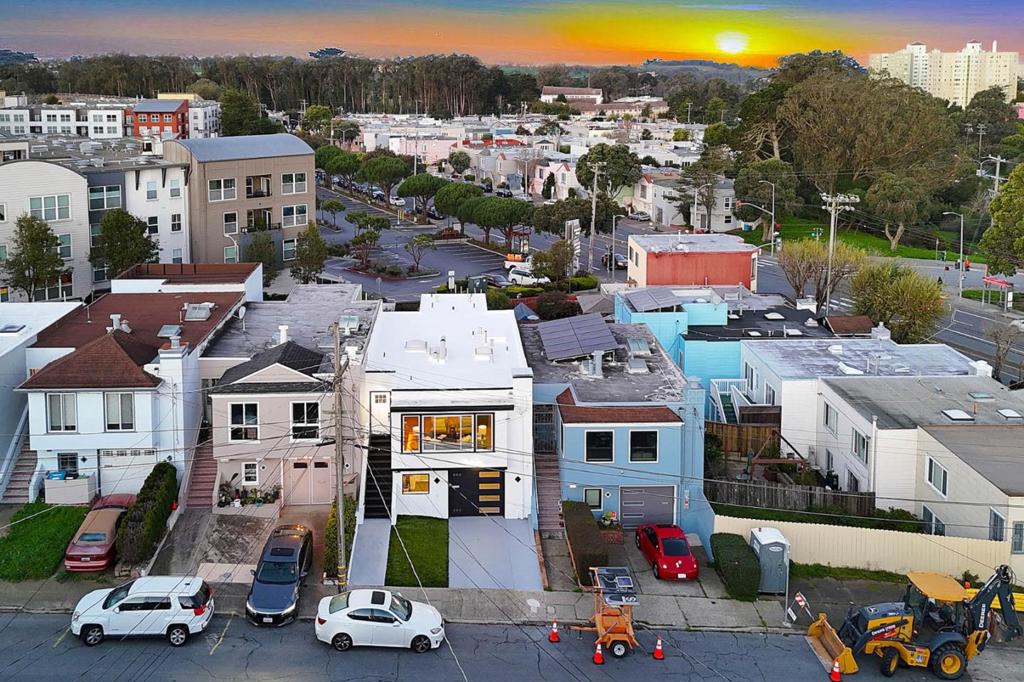 San Francisco, California, 94132, United States, 4 Bedrooms Bedrooms, ,4 BathroomsBathrooms,Residential,For Sale,2008965