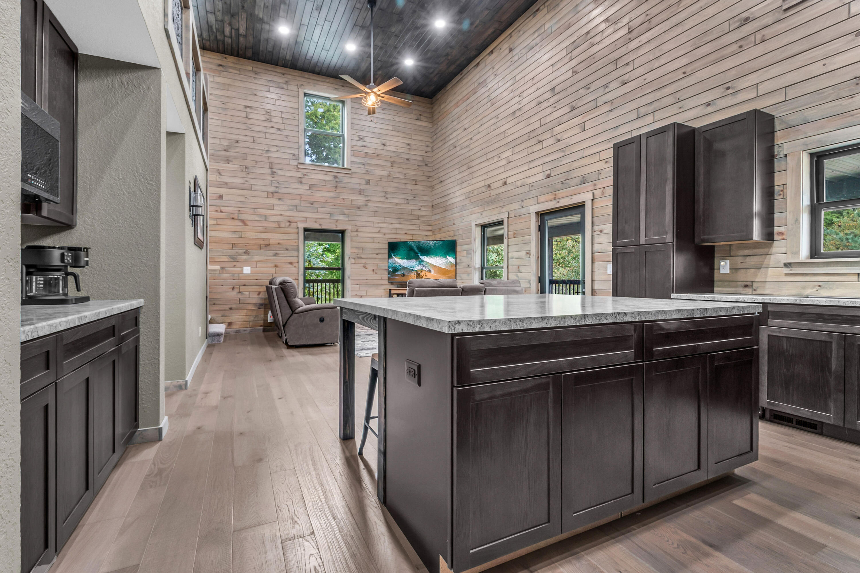 Quincy, Michigan, 49082, United States, 2 Bedrooms Bedrooms, ,3 BathroomsBathrooms,Residential,For Sale,1979767