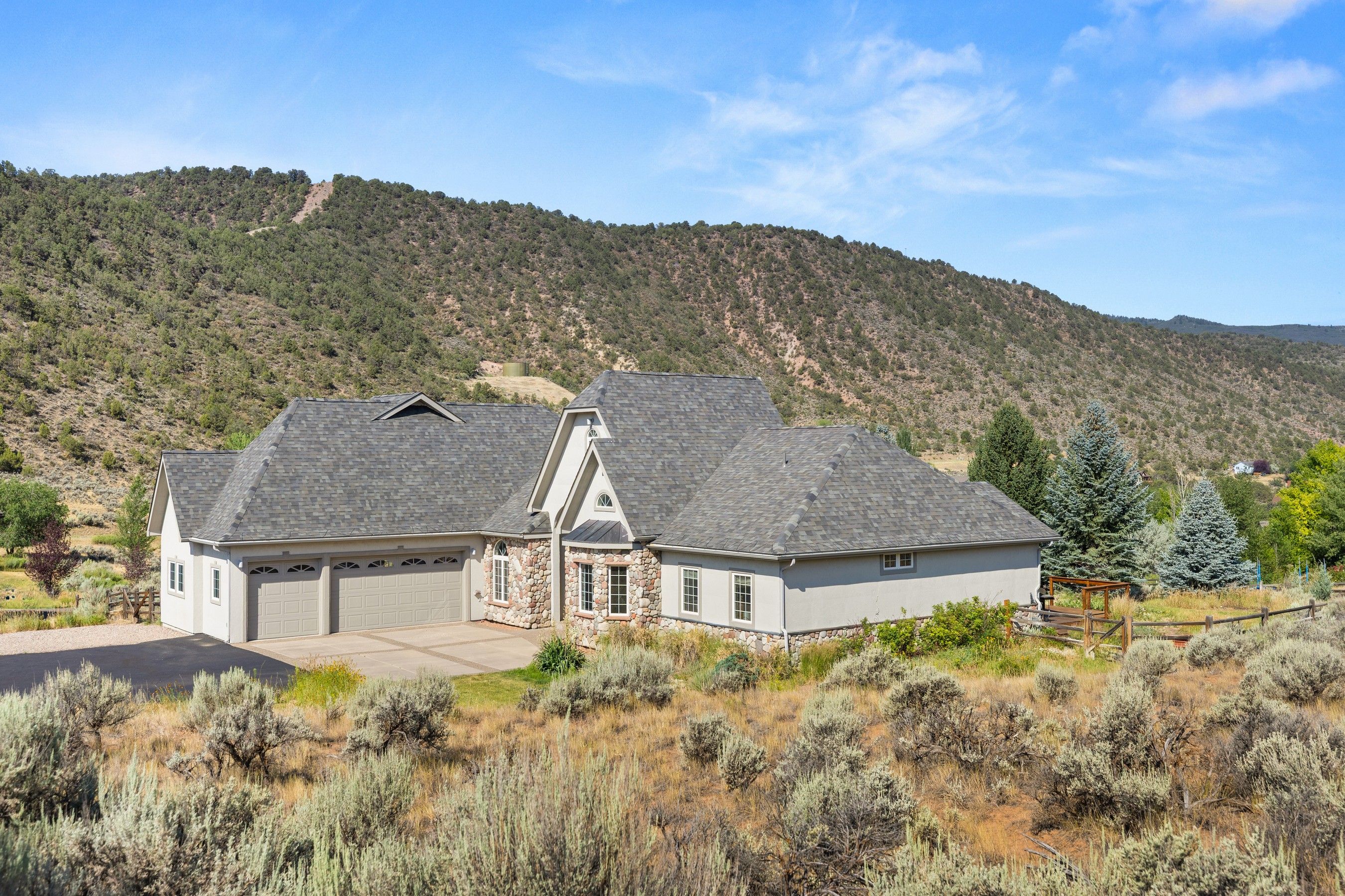  Move-In Ready Mountain Living - 物件實景
