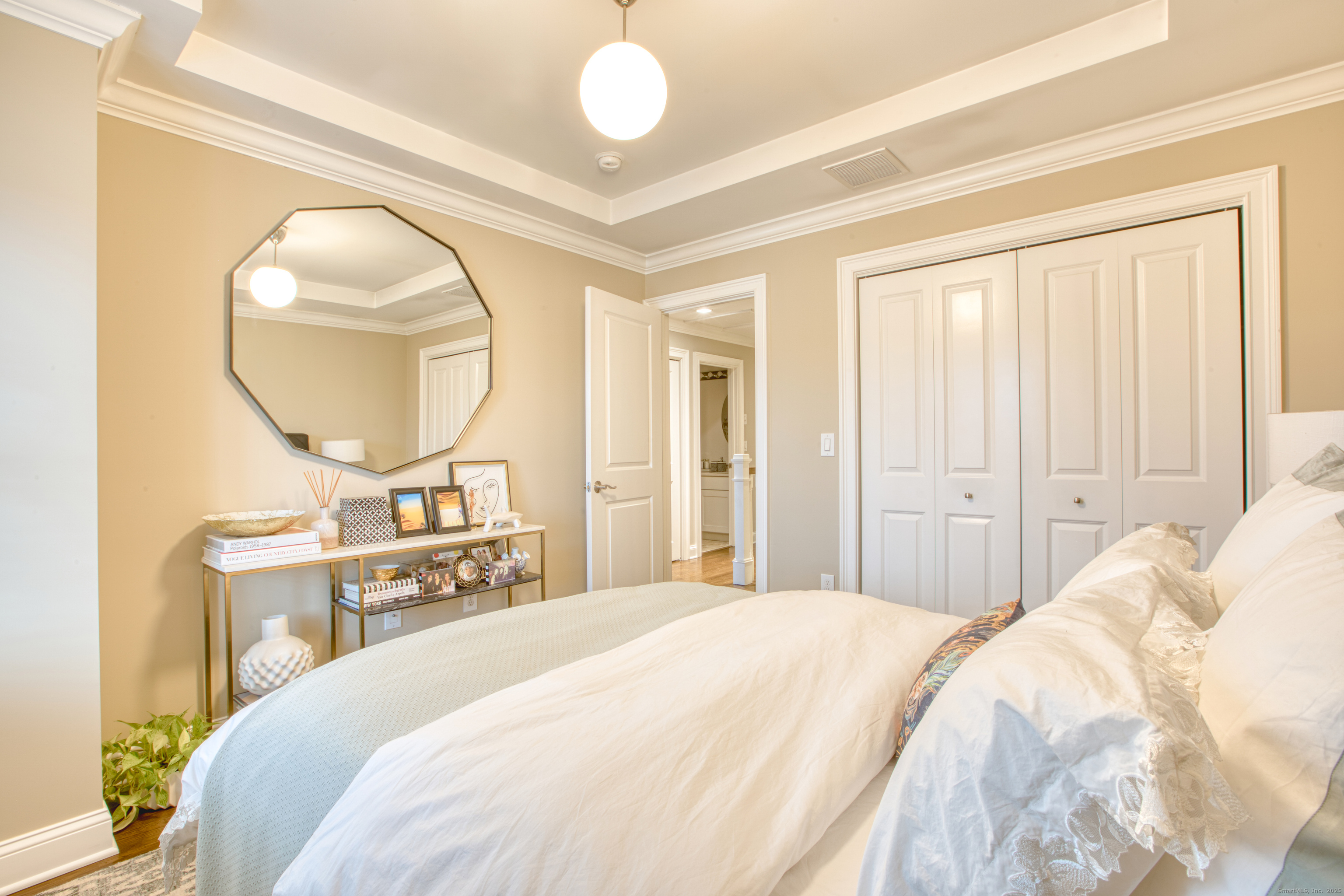 Greenwich, Connecticut, 06807, United States, 4 Bedrooms Bedrooms, ,4 BathroomsBathrooms,Residential,For Sale,1994508