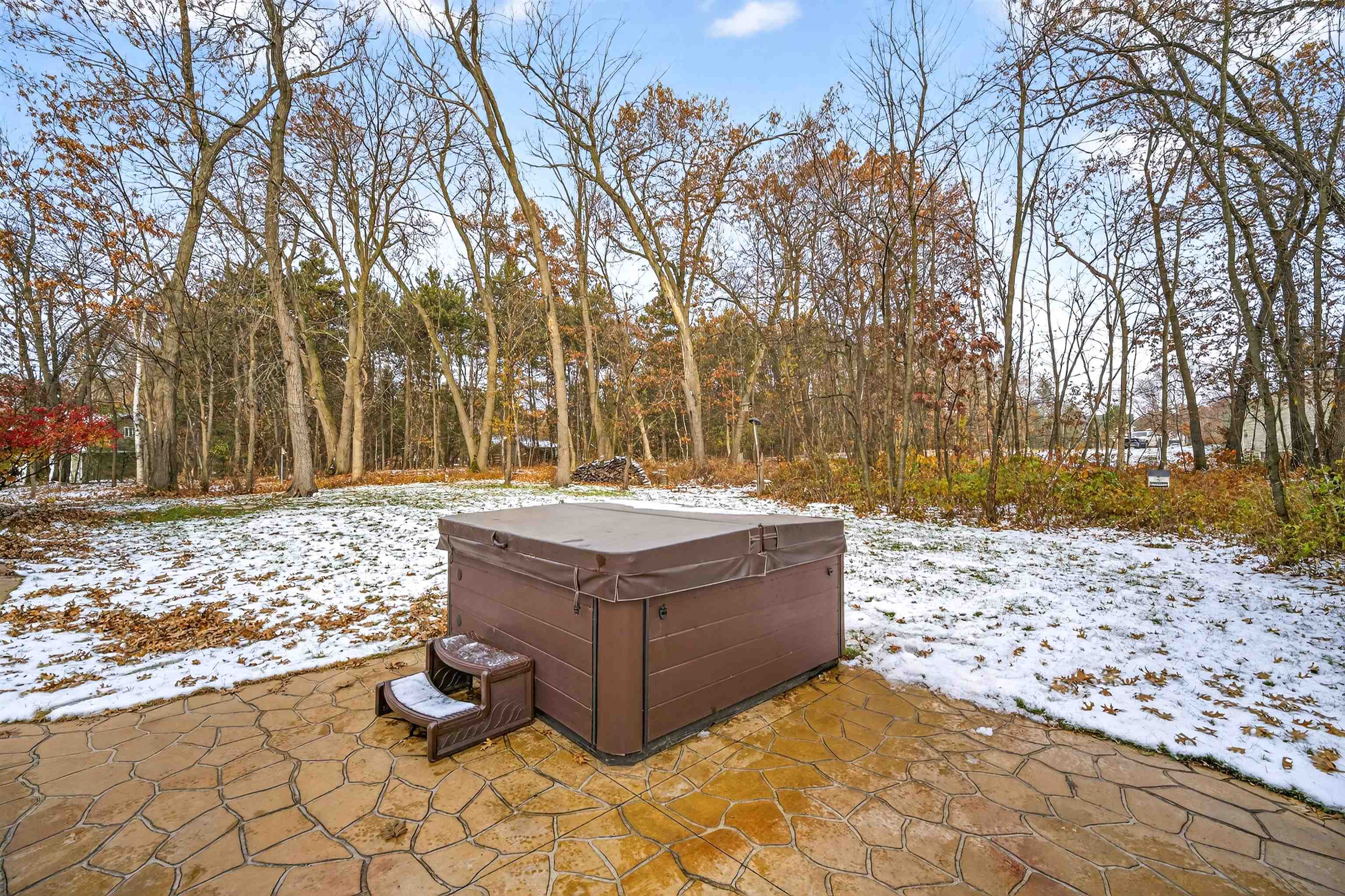 NEW LONDON, Wisconsin, 54961, United States, 3 Bedrooms Bedrooms, ,4 BathroomsBathrooms,Residential,For Sale,1996167