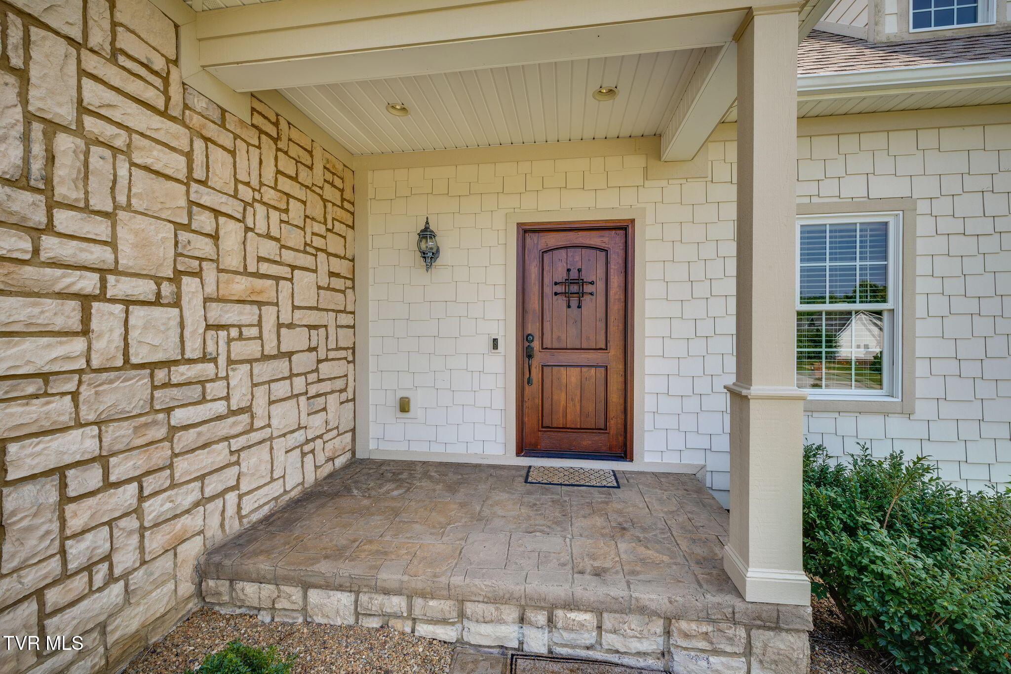 Kingsport, Tennessee, 37660, United States, 3 Bedrooms Bedrooms, ,4 BathroomsBathrooms,Residential,For Sale,1984458