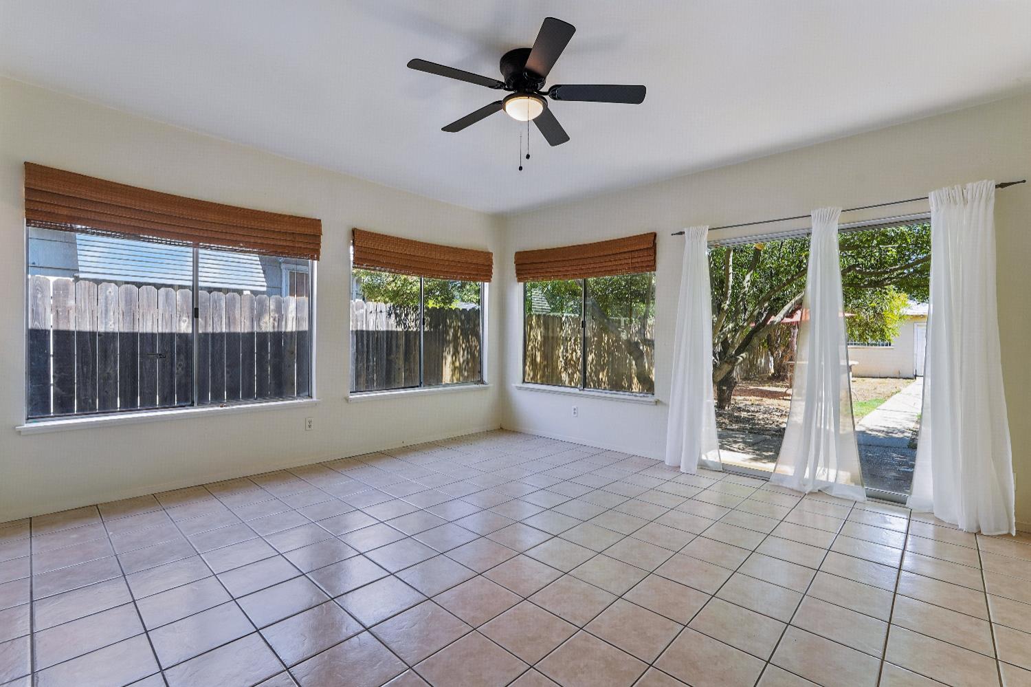 Sacramento, California, 95820, United States, 3 Bedrooms Bedrooms, ,2 BathroomsBathrooms,Residential,For Sale,1940182