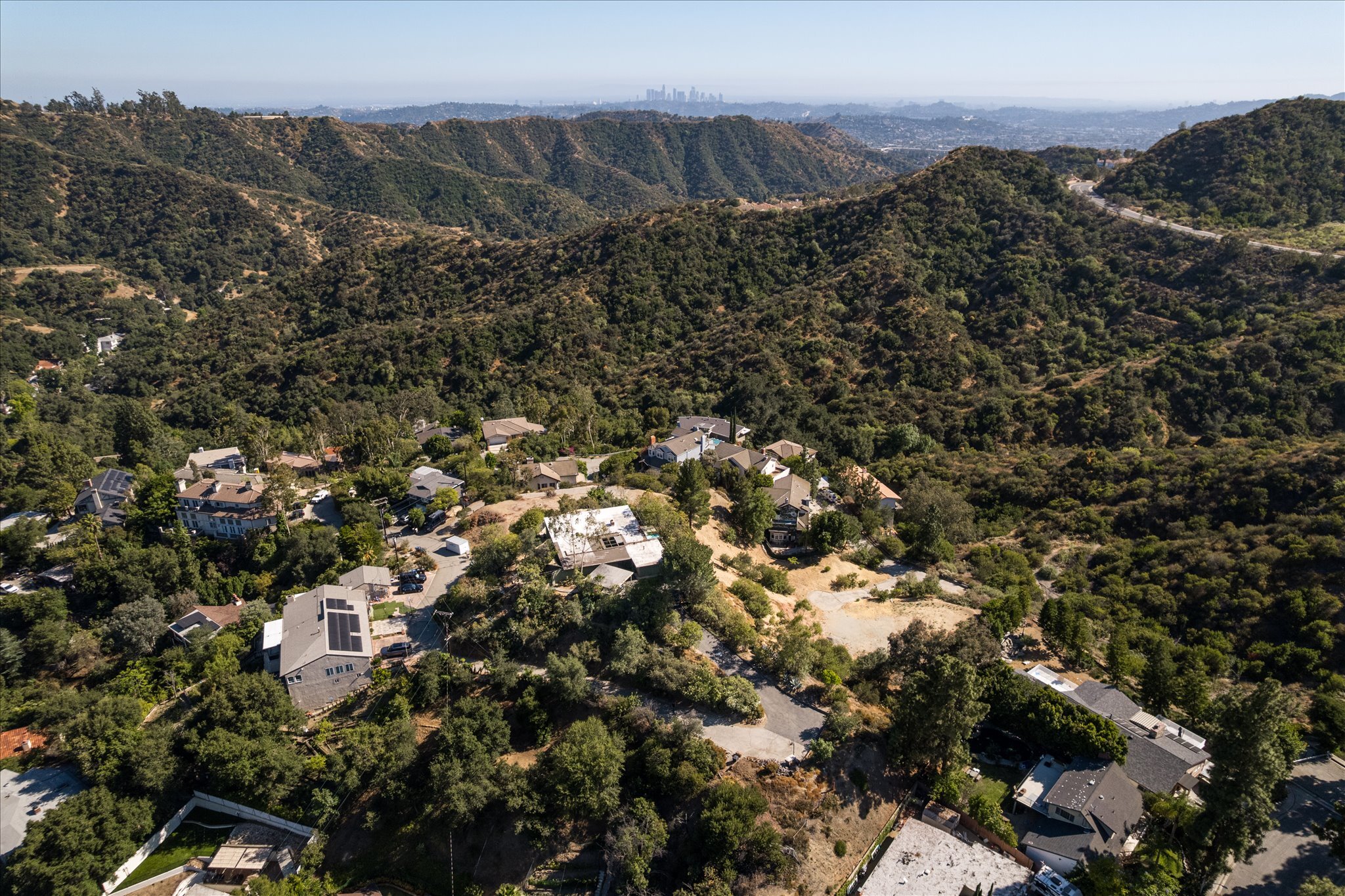  2885 Edgewick Road - 物件實景