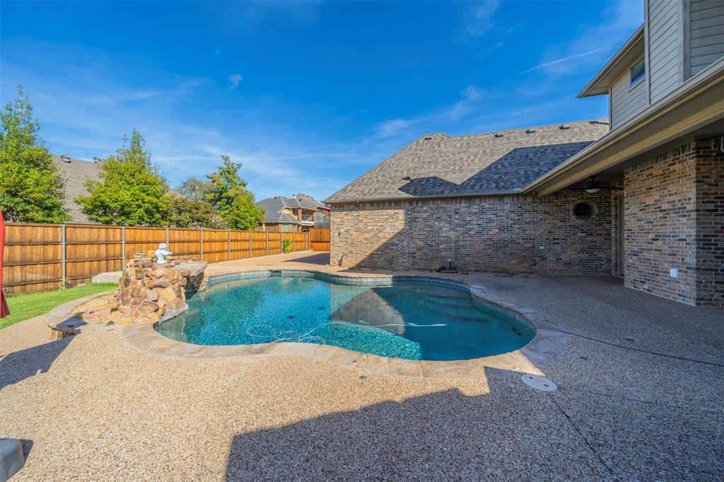 Arlington, Texas, 76017, United States, 4 Bedrooms Bedrooms, ,5 BathroomsBathrooms,Residential,For Sale,1982426