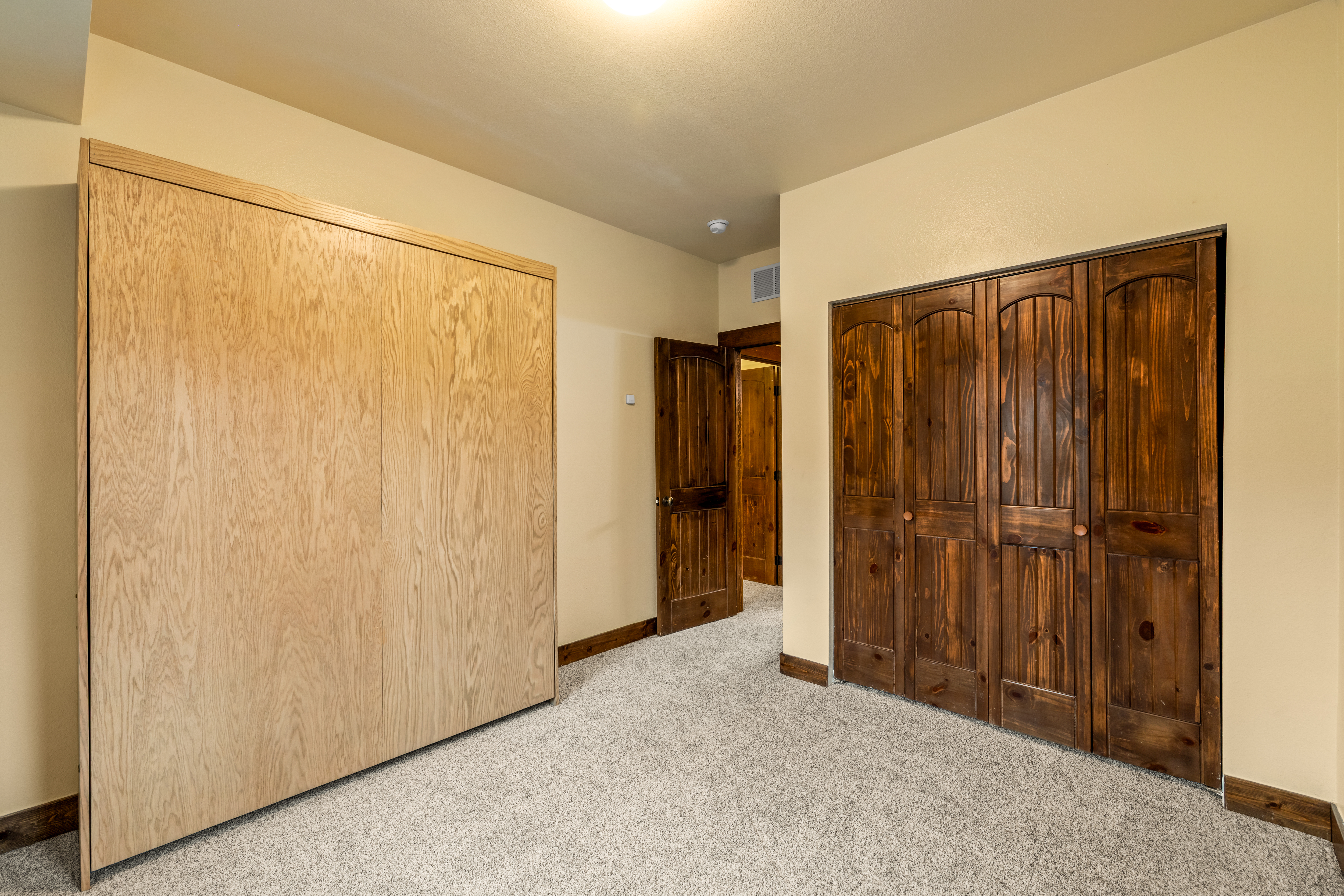  Updated Red Hawk Home w/ Spacious Layout - 物件實景