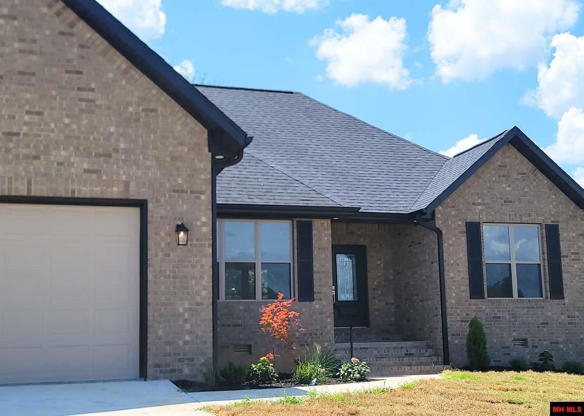 Mountain Home, Arkansas, 72653, United States, 3 Bedrooms Bedrooms, ,2 BathroomsBathrooms,Residential,For Sale,1983473