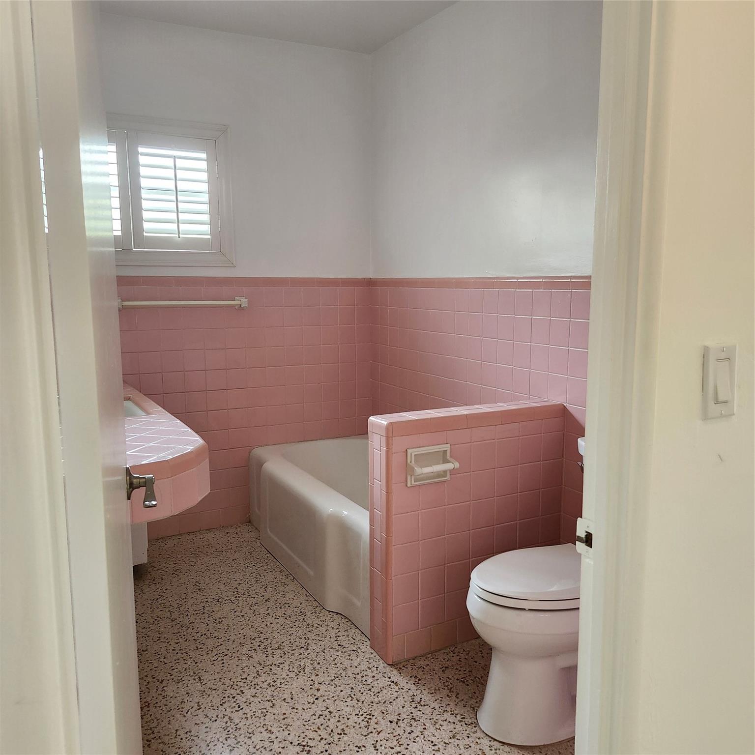 Lake Worth, Florida, 33460, United States, 2 Bedrooms Bedrooms, ,2 BathroomsBathrooms,Residential,For Sale,1942994