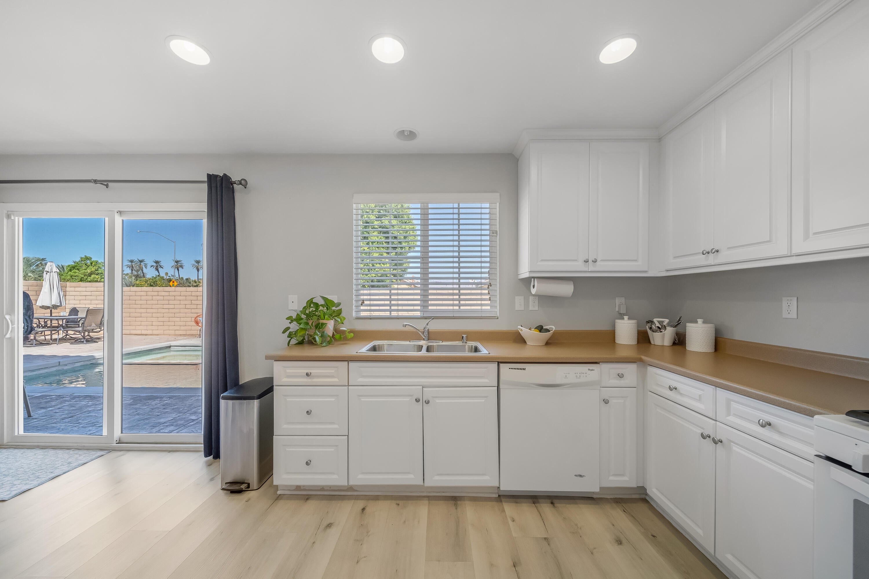 Coachella, California, 92236, United States, 5 Bedrooms Bedrooms, ,3 BathroomsBathrooms,Residential,For Sale,2009359