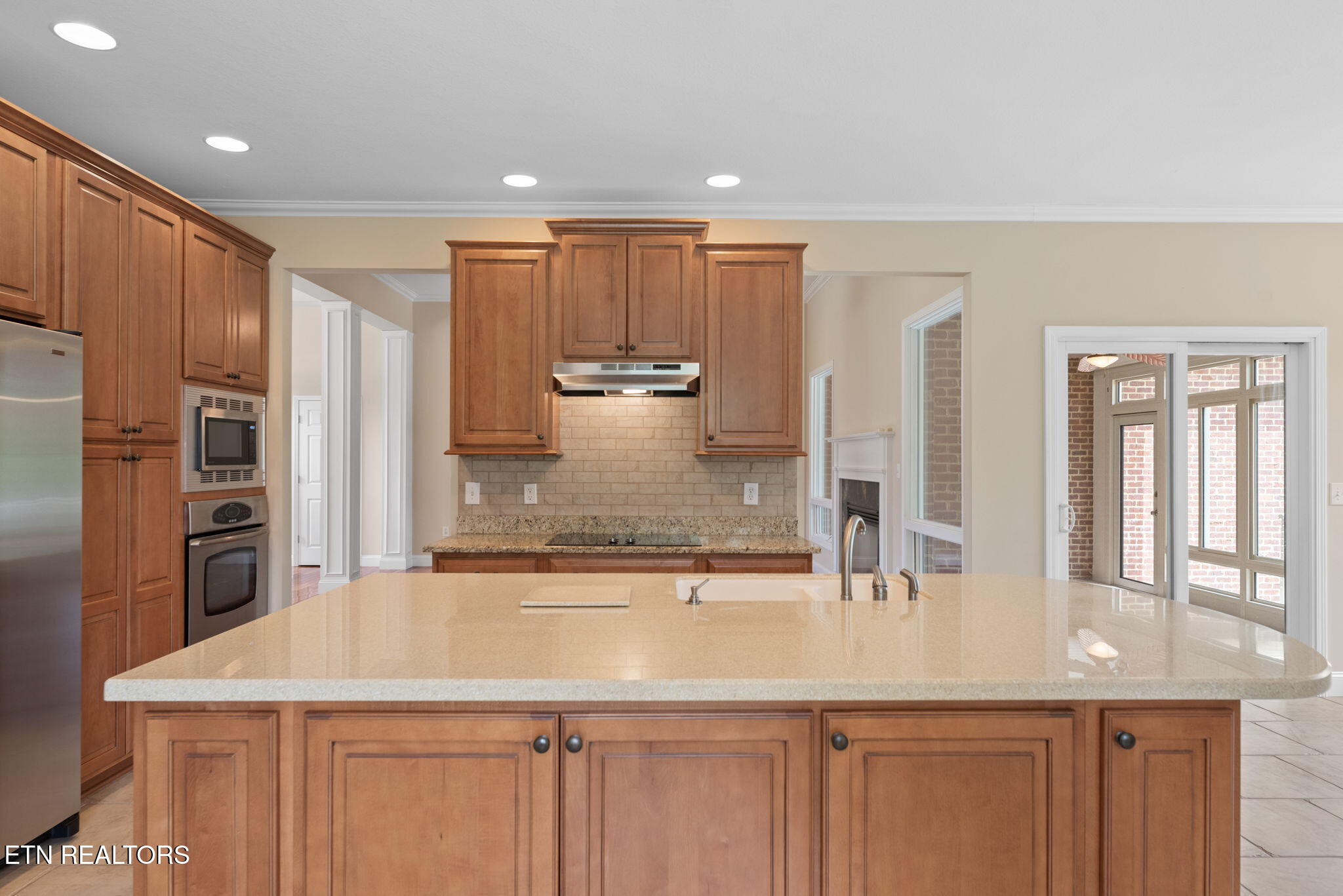 Kingston, Tennessee, 37763, United States, 3 Bedrooms Bedrooms, ,4 BathroomsBathrooms,Residential,For Sale,1885979