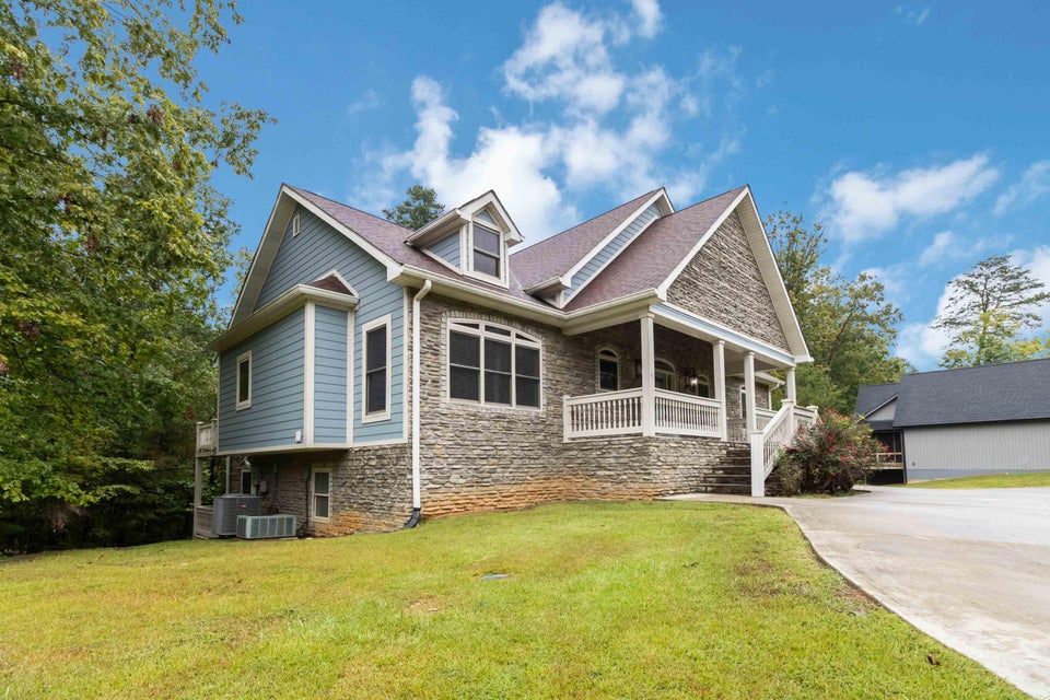 Burnside, Kentucky, 42519, United States, 5 Bedrooms Bedrooms, ,4 BathroomsBathrooms,Residential,For Sale,1978974