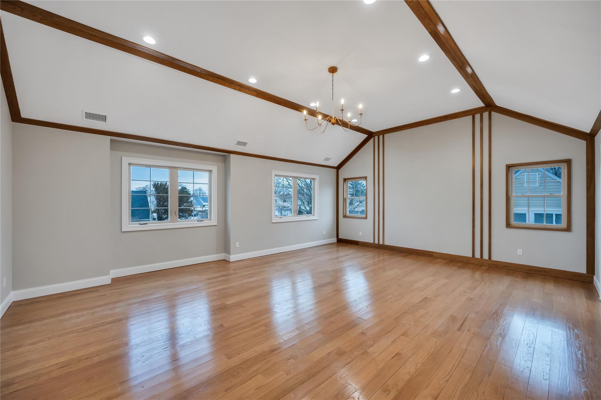 Levittown, New York, 11756, United States, 5 Bedrooms Bedrooms, ,4 BathroomsBathrooms,Residential,For Sale,1849977