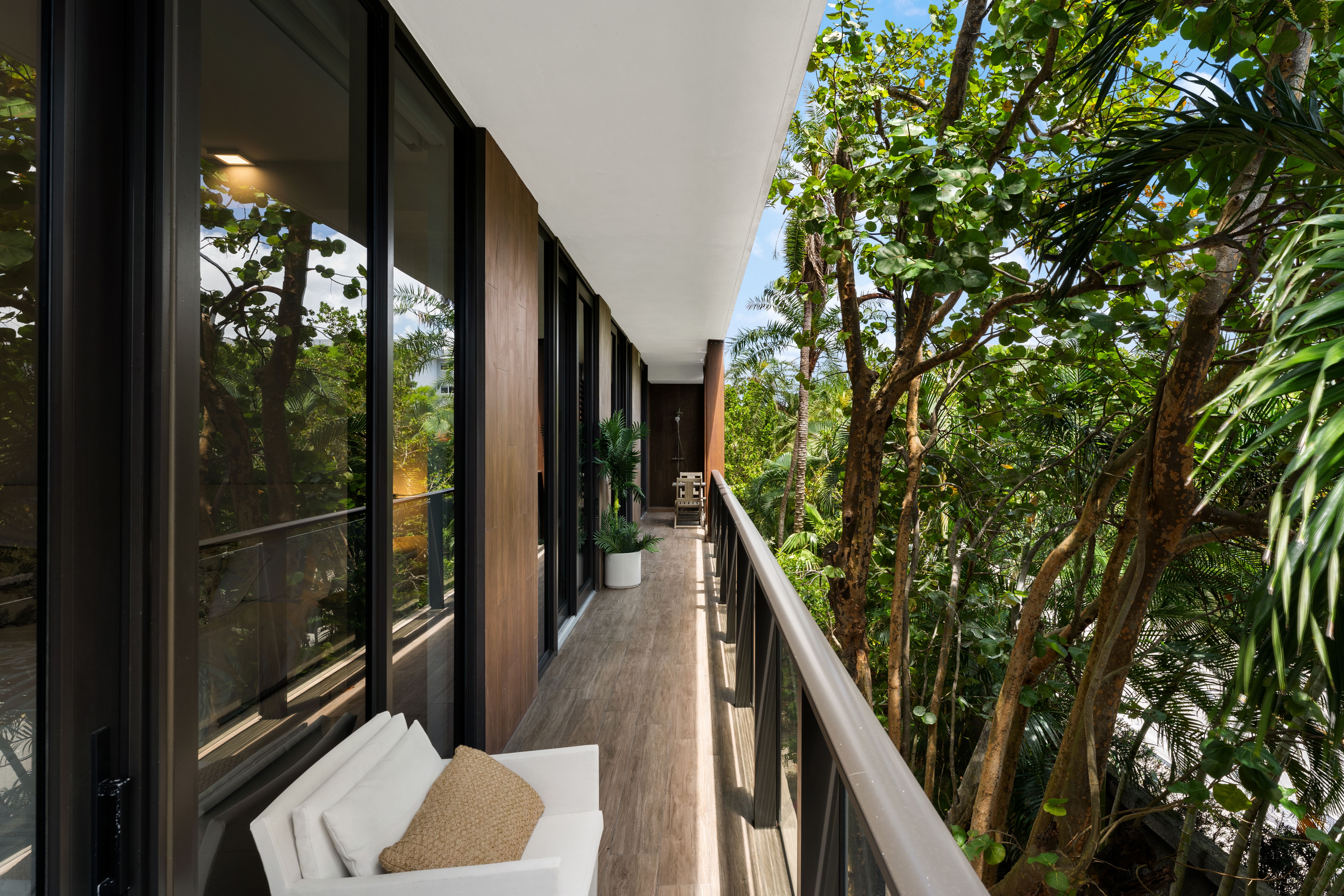 3581 E Glencoe Street, Miami, FL, 33133 - 物件實景