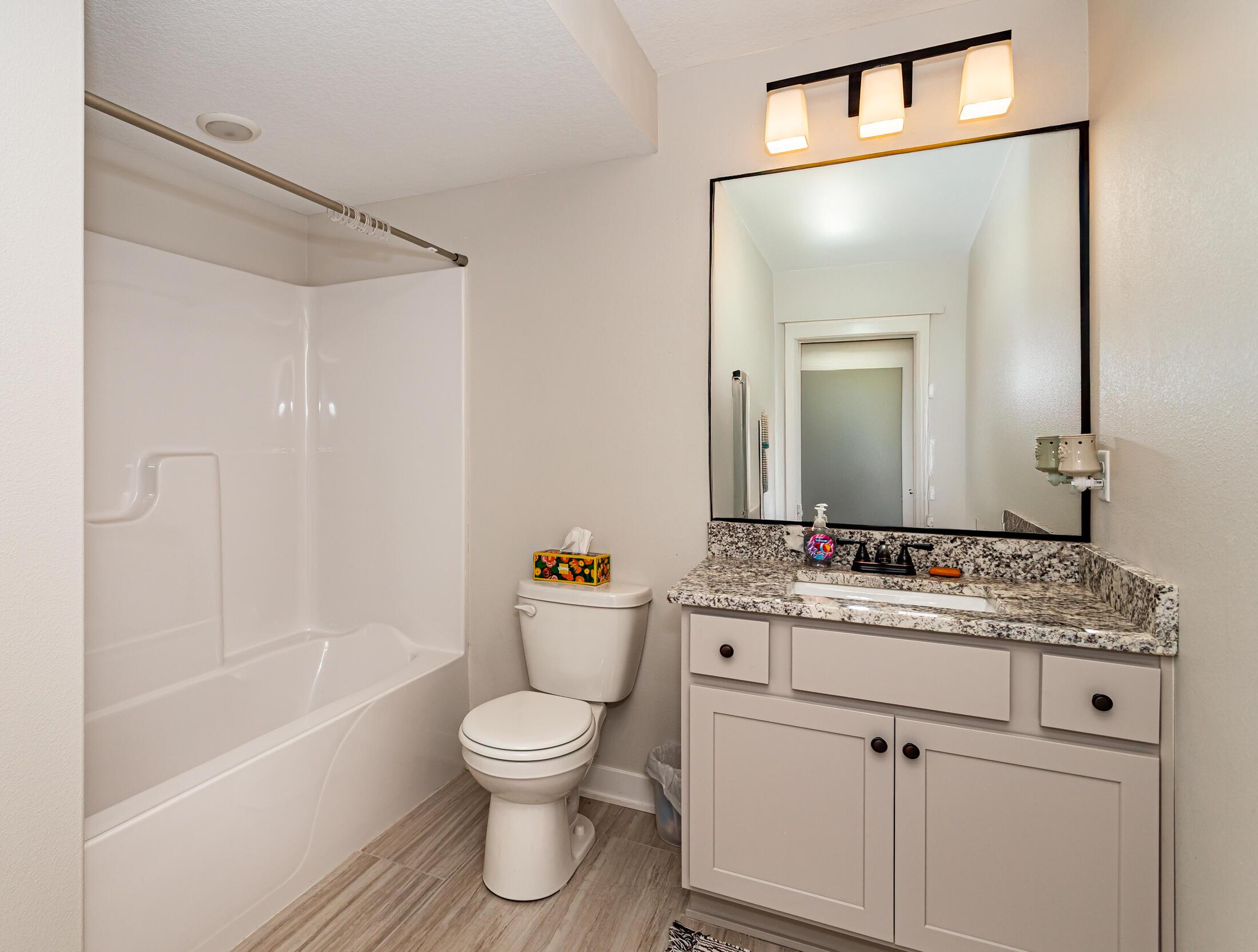 Huxley, Iowa, 50124, United States, 4 Bedrooms Bedrooms, ,3 BathroomsBathrooms,Residential,For Sale,1980577