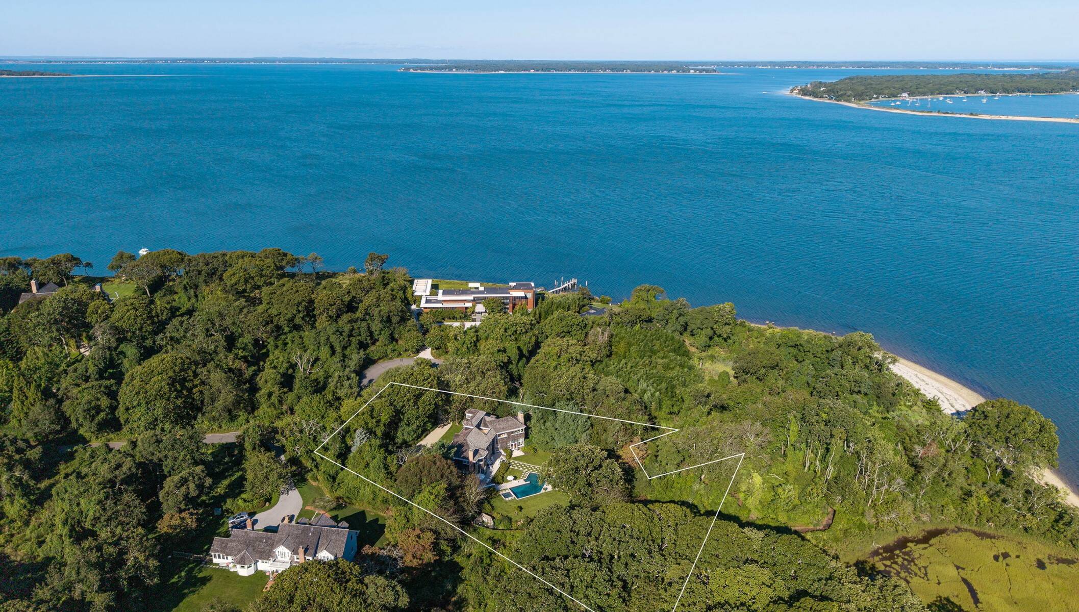  Spectacular Waterfront On the Bluff in North Haven - 物件實景