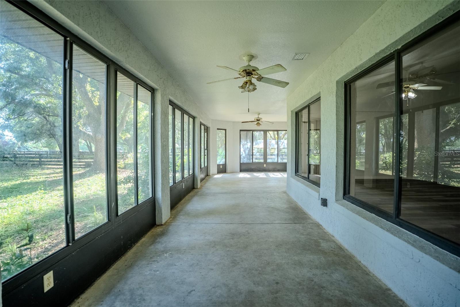 LADY LAKE, Florida, 32159, United States, 5 Bedrooms Bedrooms, ,3 BathroomsBathrooms,Residential,For Sale,1850305