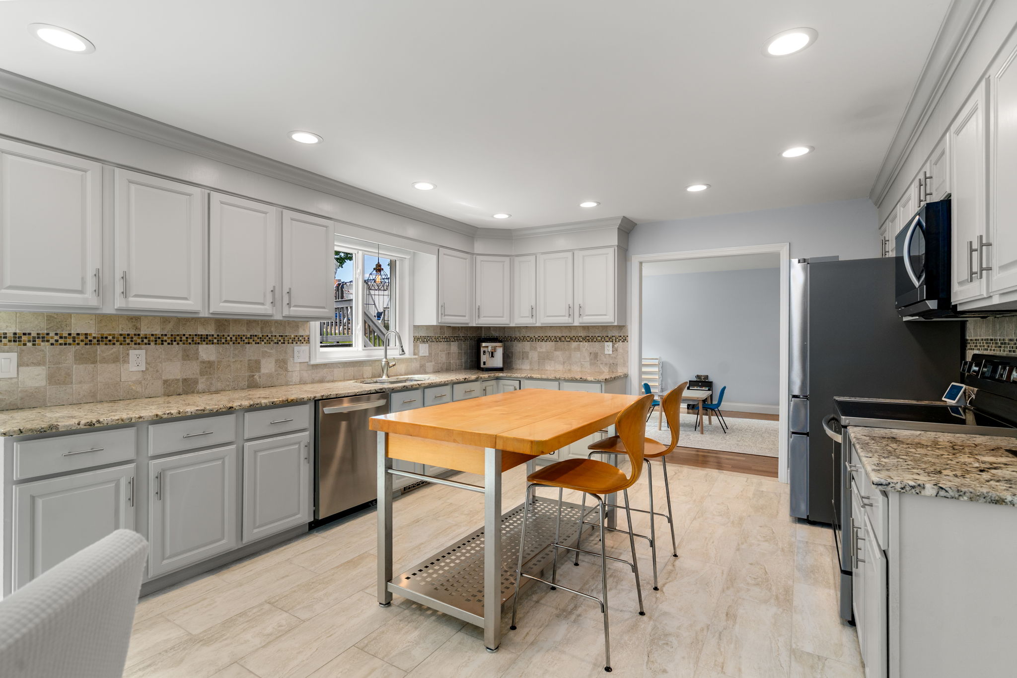  5 Patrick Circle, Stoneham, MA, 02180 - 物件實景