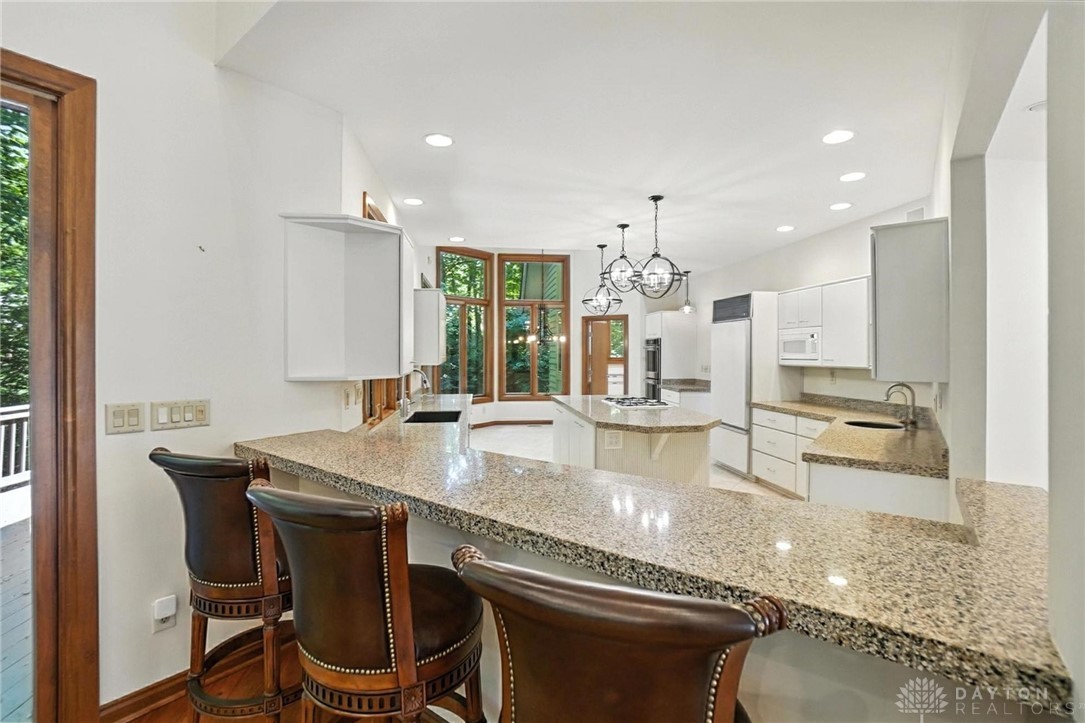 Sugarcreek Twp, Ohio, 45440, United States, 4 Bedrooms Bedrooms, ,5 BathroomsBathrooms,Residential,For Sale,1902150