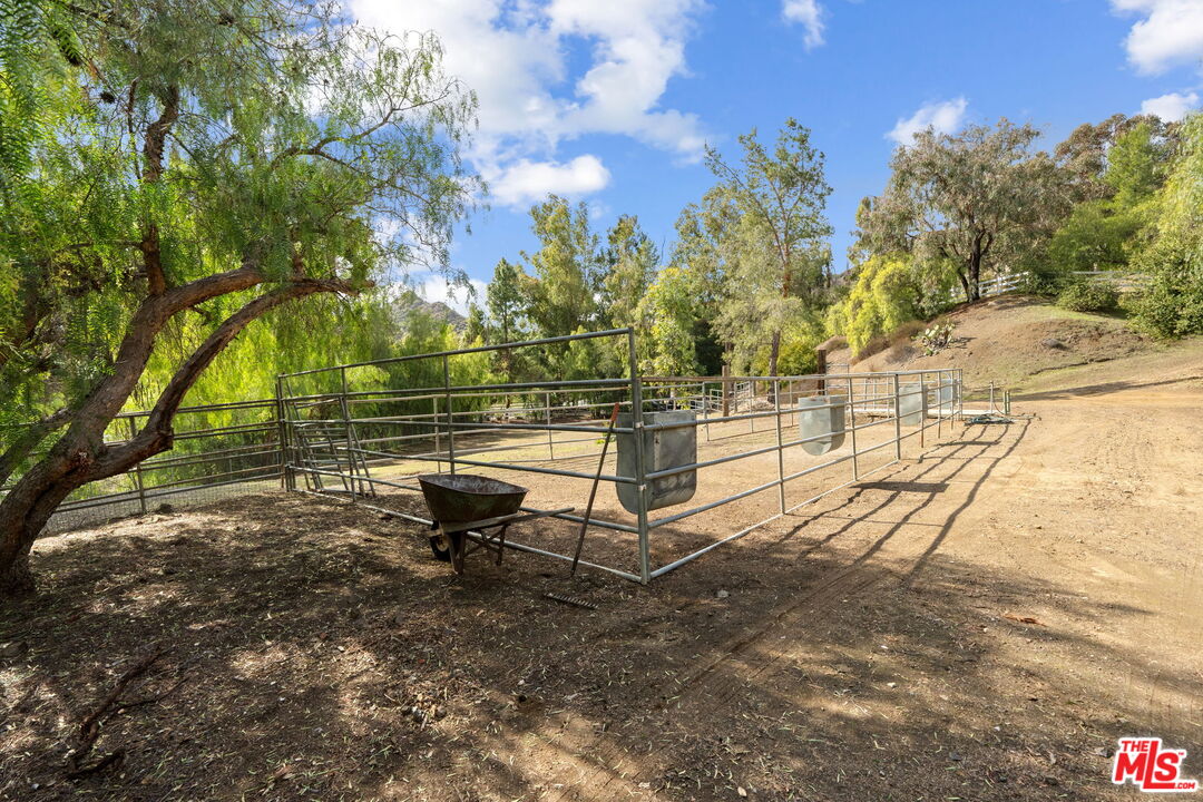 Calabasas, California, 91302, United States, 4 Bedrooms Bedrooms, ,3 BathroomsBathrooms,Residential,For Sale,1708601
