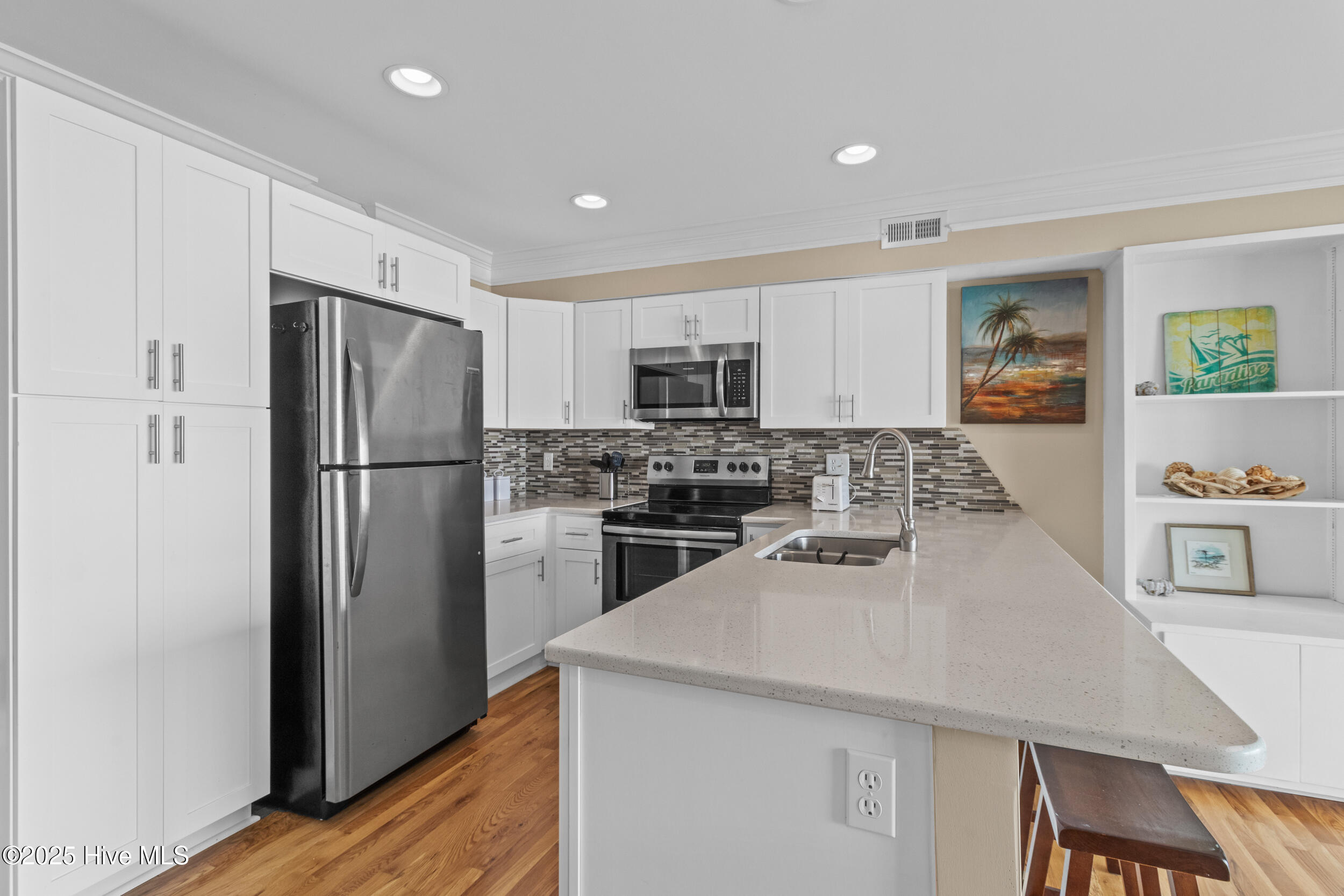 Carolina Beach, North Carolina, 28428, United States, 2 Bedrooms Bedrooms, ,2 BathroomsBathrooms,Residential,For Sale,1976420