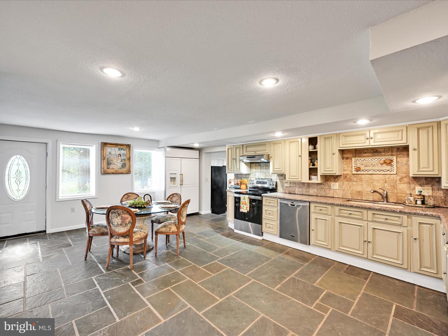 Manheim, Pennsylvania, 17545, United States, 7 Bedrooms Bedrooms, ,3 BathroomsBathrooms,Residential,For Sale,1991090