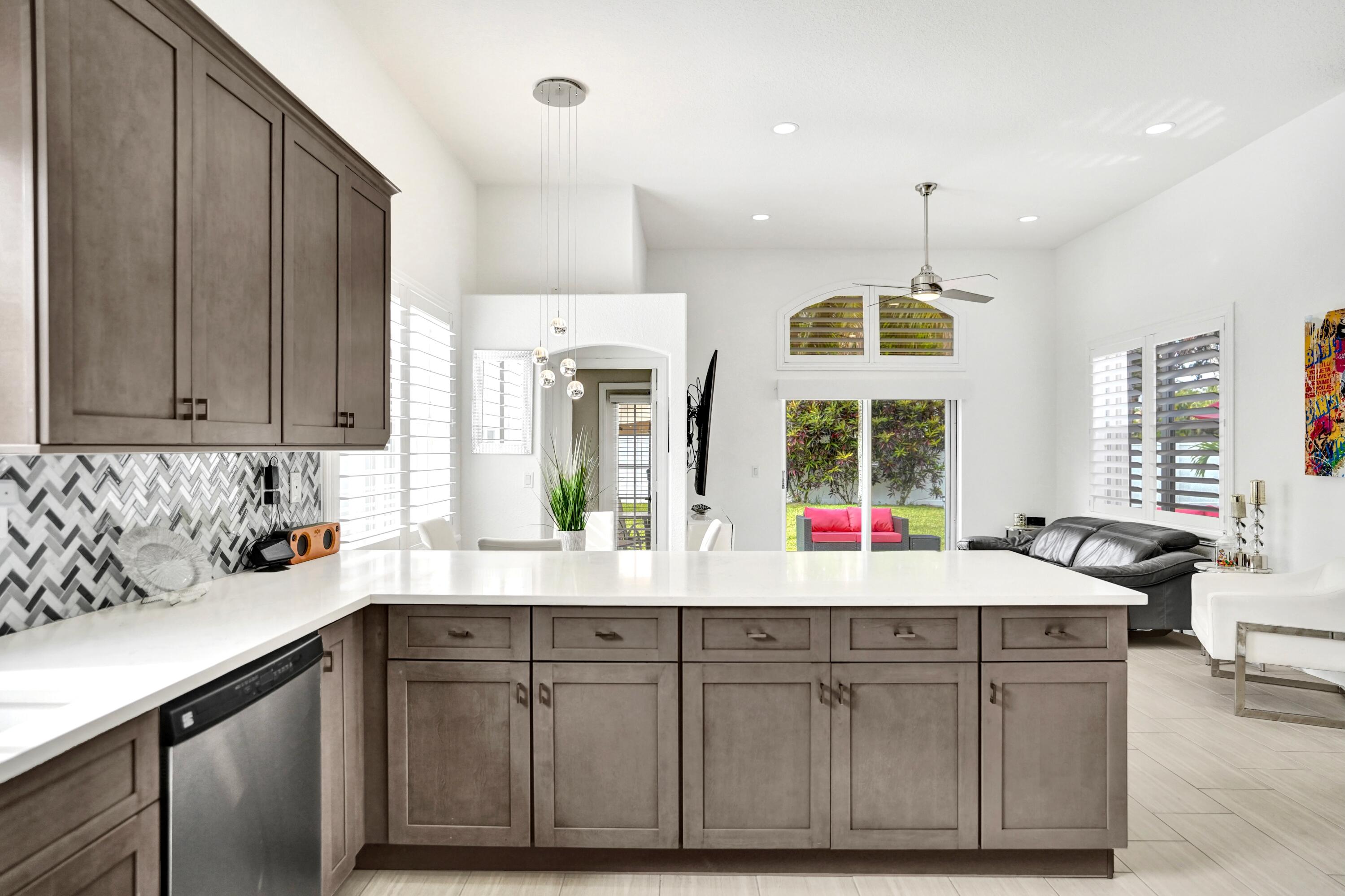 Lake Worth, Florida, 33463, United States, 3 Bedrooms Bedrooms, ,3 BathroomsBathrooms,Residential,For Sale,1905874