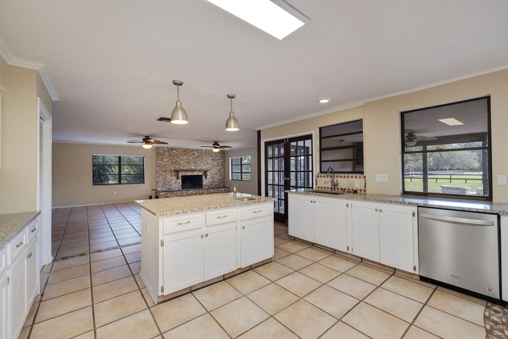 Palmetto, Florida, 34221, United States, 5 Bedrooms Bedrooms, ,4 BathroomsBathrooms,Residential,For Sale,1921911