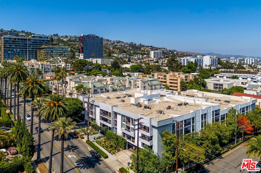 West Hollywood, California, 90069, United States, 1 Bedroom Bedrooms, ,1 BathroomBathrooms,Residential,For Sale,1939893