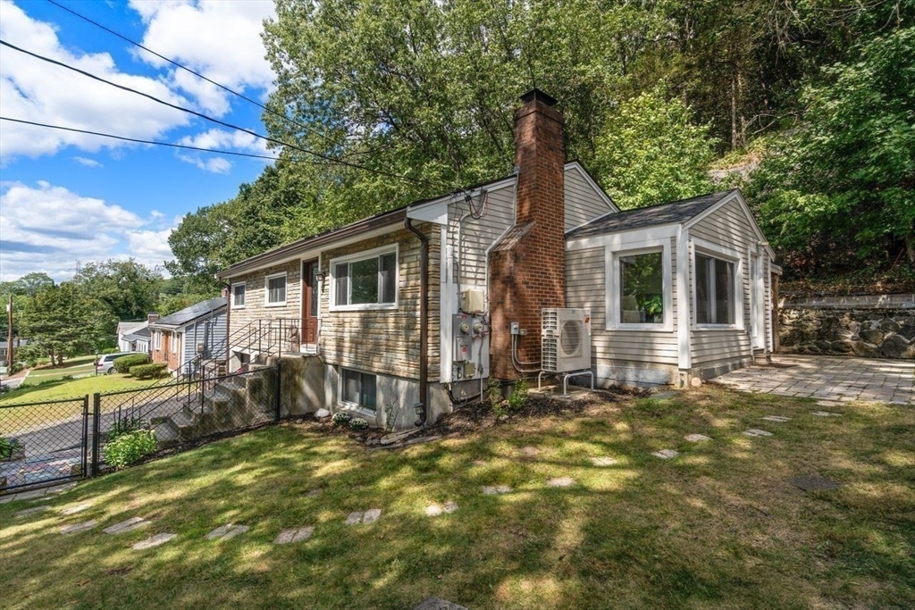 Waltham, Massachusetts, 02453, United States, 3 Bedrooms Bedrooms, ,2 BathroomsBathrooms,Residential,For Sale,1939650