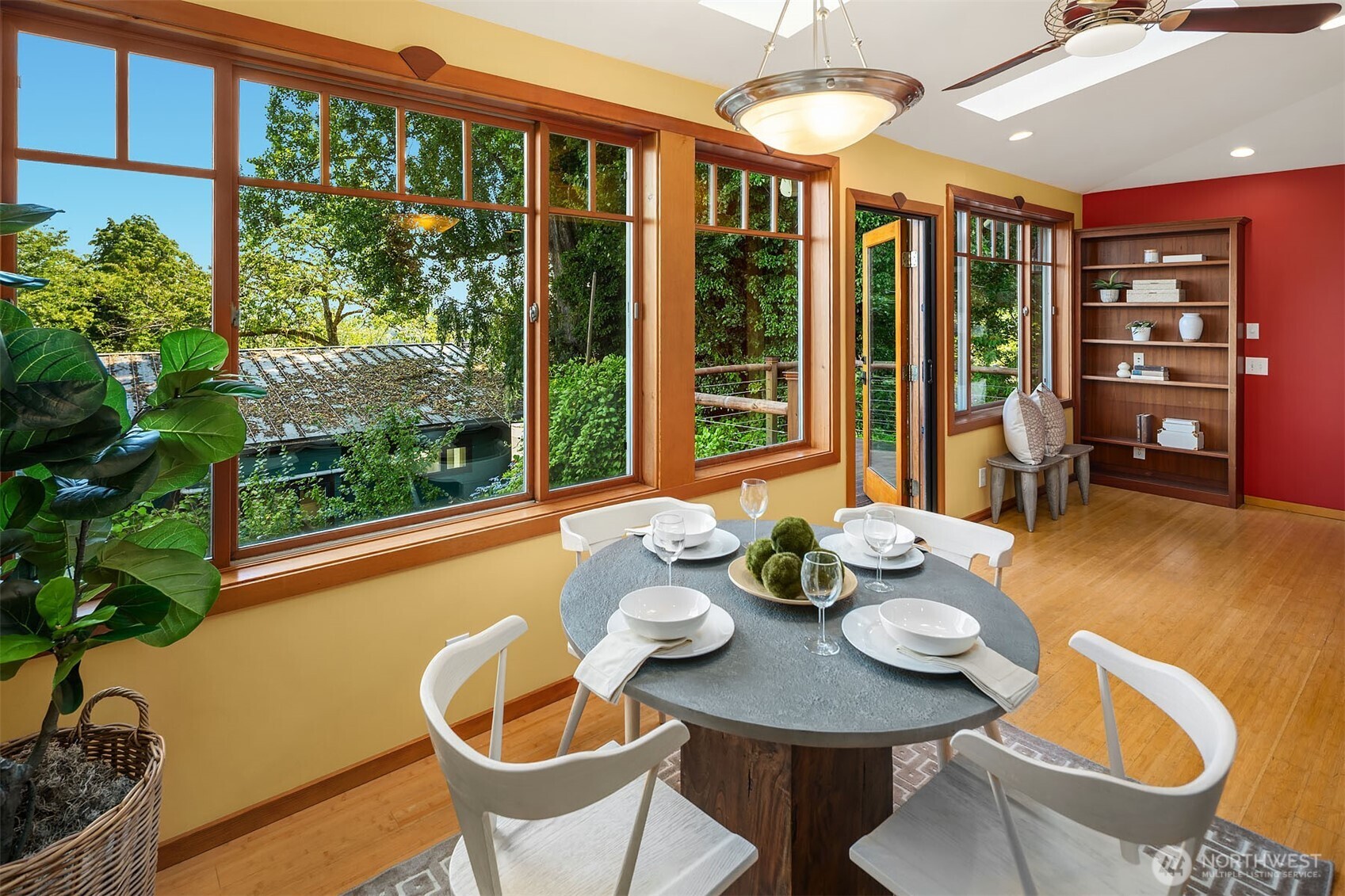 Seattle, Washington, 98112, United States, ,Residential,For Sale,1911178