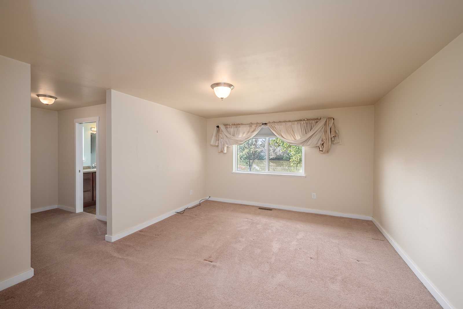 Moses Lake, Washington, 98837, United States, 3 Bedrooms Bedrooms, ,2 BathroomsBathrooms,Residential,For Sale,1915688