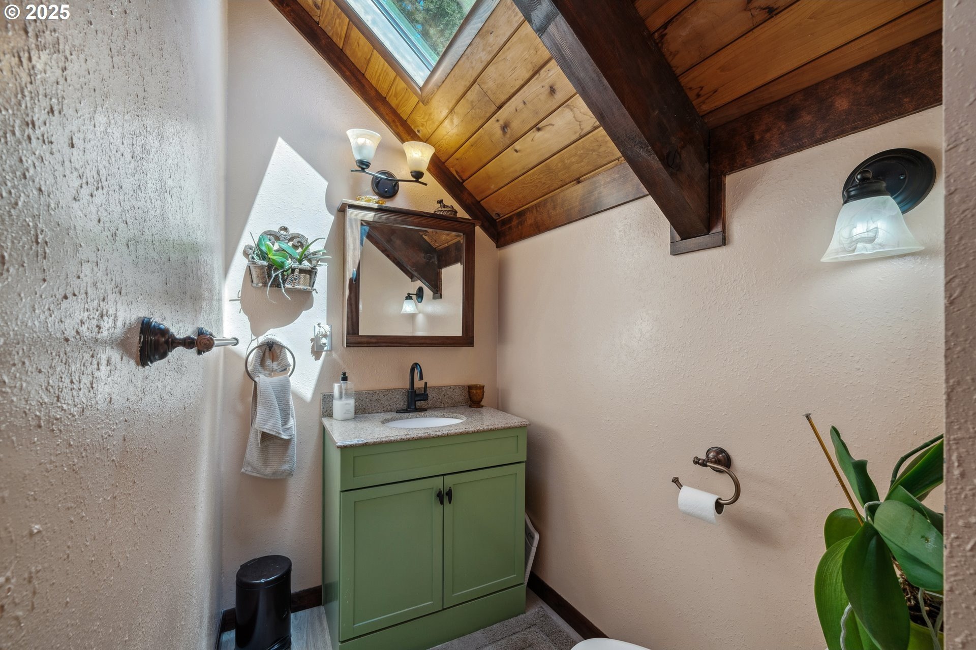 Cloverdale, Oregon, 97112, United States, 3 Bedrooms Bedrooms, ,2 BathroomsBathrooms,Residential,For Sale,1805401