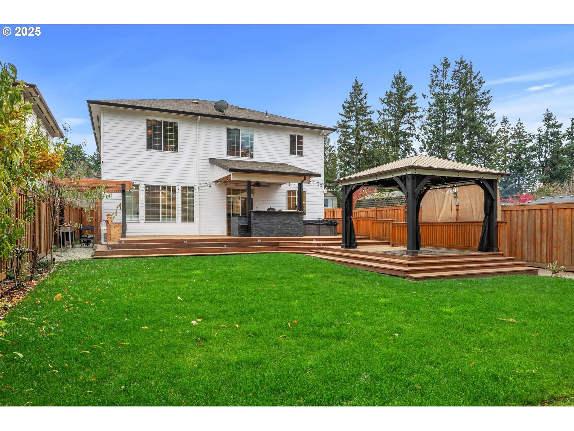 Portland, Oregon, 97223, United States, 4 Bedrooms Bedrooms, ,3 BathroomsBathrooms,Residential,For Sale,1991848